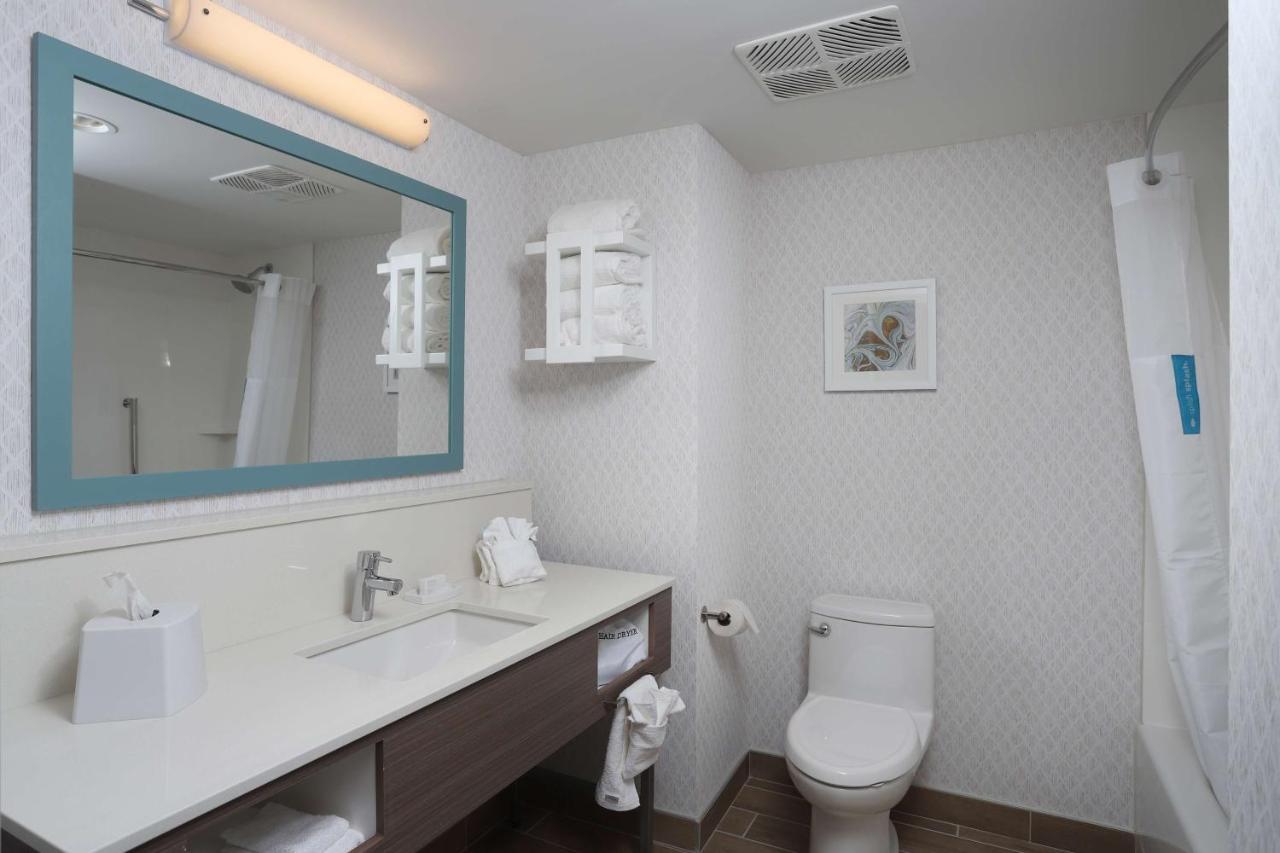 Hampton Inn & Suites Manistee, Mi Bagian luar foto